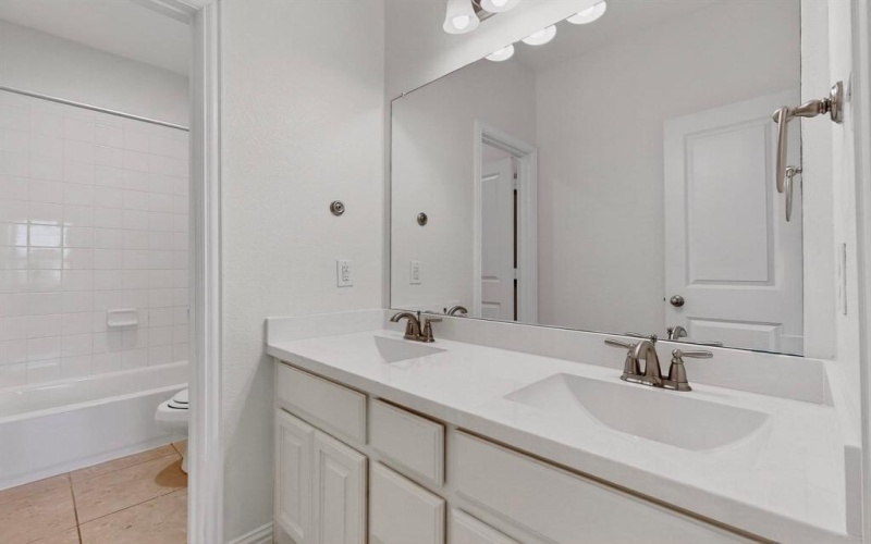 5016 Kadin Lane, Lewisville, TX 75056, 5 Habitaciones Habitaciones , ,5 BañosBaños,Residential,En Venta,5016 Kadin Lane,0,21099896