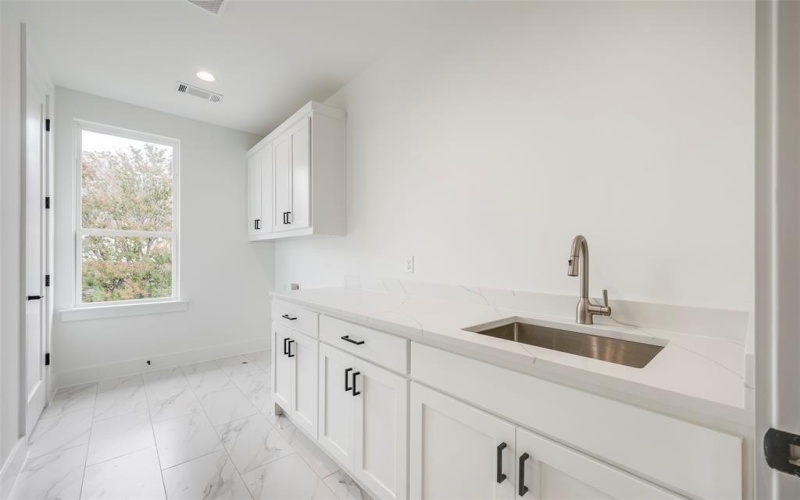 6027 Marquita Avenue, Dallas, TX 75206, 4 Habitaciones Habitaciones , ,5 BañosBaños,Residential,En Venta,6027 Marquita Avenue,0,21100078