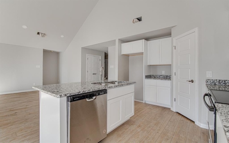 6620 Chapel Lane, Lake Worth, TX 76135, 4 Bedrooms Bedrooms, ,2 BathroomsBathrooms,Residential,For Sale,6620 Chapel Lane,0,21100175