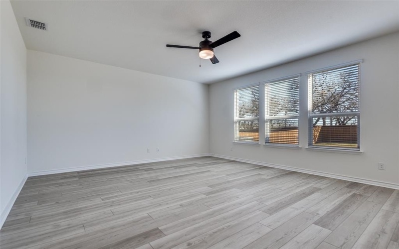 2717 Goldfinch Drive, Denton, TX 76205, 3 Bedrooms Bedrooms, ,2 BathroomsBathrooms,Residential,For Sale,2717 Goldfinch Drive,0,21100212