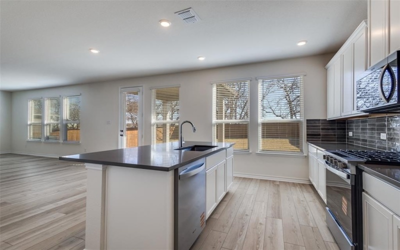 2717 Goldfinch Drive, Denton, TX 76205, 3 Bedrooms Bedrooms, ,2 BathroomsBathrooms,Residential,For Sale,2717 Goldfinch Drive,0,21100212