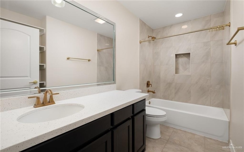 313 Olympic Street, Edinburg, TX 78541, 4 Habitaciones Habitaciones , ,2 BañosBaños,Residential,En Venta,313 Olympic Street,470149