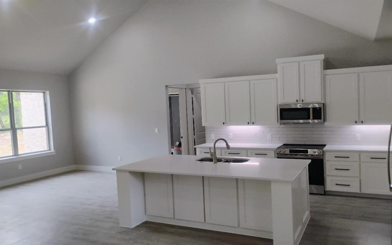 192 Johnston Lane, Runaway Bay, TX 76426, 3 Bedrooms Bedrooms, ,2 BathroomsBathrooms,Residential,For Sale,192 Johnston Lane,0,21100385