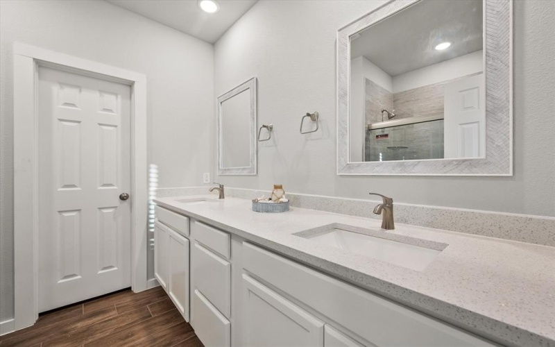 1217 E 6th Avenue, Corsicana, TX 75110, 3 Bedrooms Bedrooms, ,2 BathroomsBathrooms,Residential,For Sale,1217 E 6th Avenue,0,21100392