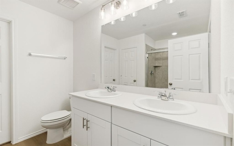 2716 Barton Springs Drive, Denton, TX 76208, 3 Habitaciones Habitaciones , ,2 BañosBaños,Residential,En Venta,2716 Barton Springs Drive,0,21100458