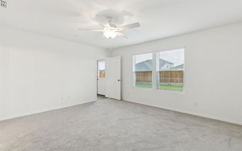 2724 Barton Springs Drive, Denton, TX 76208, 3 Habitaciones Habitaciones , ,2 BañosBaños,Residential,En Venta,2724 Barton Springs Drive,0,21100483