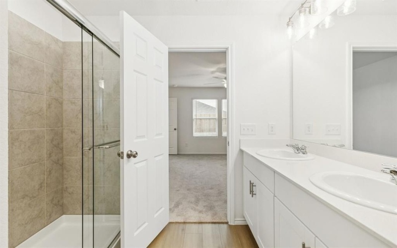 2724 Barton Springs Drive, Denton, TX 76208, 3 Habitaciones Habitaciones , ,2 BañosBaños,Residential,En Venta,2724 Barton Springs Drive,0,21100483