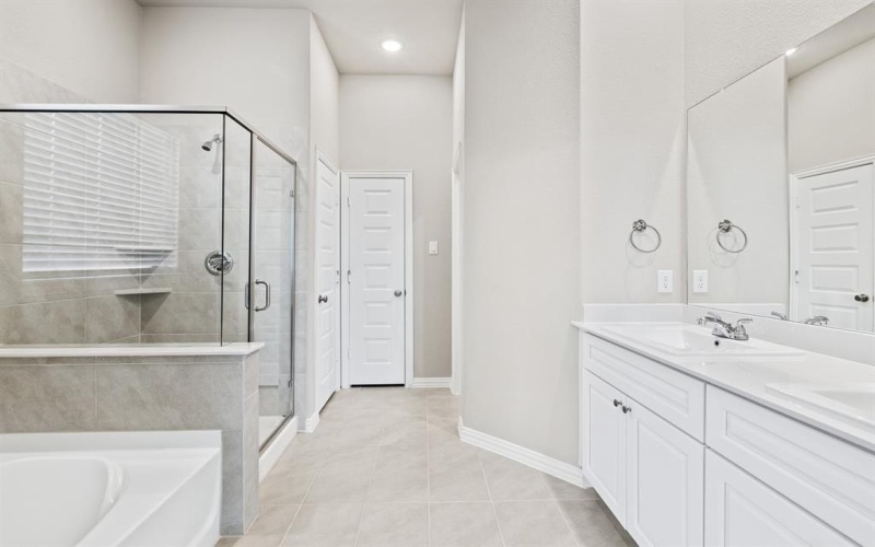 3941 Lakefield Drive, Heartland, TX 75114, 3 Bedrooms Bedrooms, ,2 BathroomsBathrooms,Residential,For Sale,3941 Lakefield Drive,0,21100580