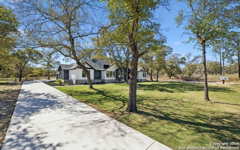 181 Timber, La Vernia, TX 78121, 4 Bedrooms Bedrooms, ,3 BathroomsBathrooms,Residential,For Sale,181 Timber,0,1919431