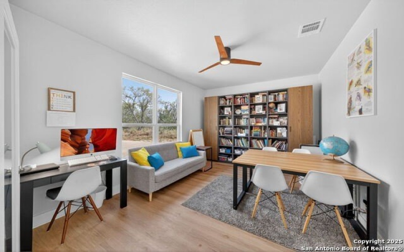 558 County Road 7713, Devine, TX 78016, 5 Bedrooms Bedrooms, ,3 BathroomsBathrooms,Residential,For Sale,558 County Road 7713,0,1919433