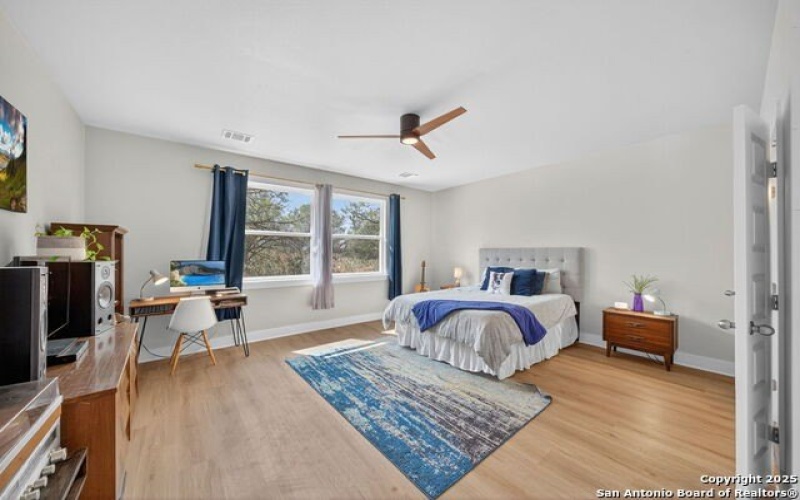 558 County Road 7713, Devine, TX 78016, 5 Bedrooms Bedrooms, ,3 BathroomsBathrooms,Residential,For Sale,558 County Road 7713,0,1919433