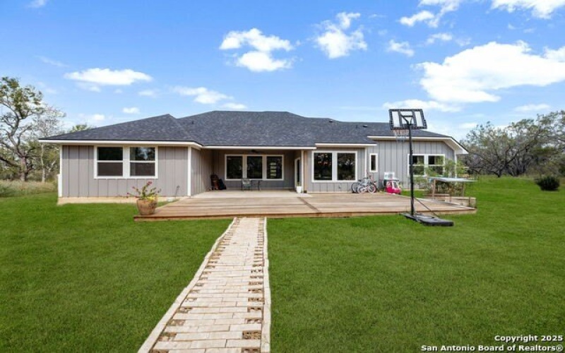 558 County Road 7713, Devine, TX 78016, 5 Bedrooms Bedrooms, ,3 BathroomsBathrooms,Residential,For Sale,558 County Road 7713,0,1919433