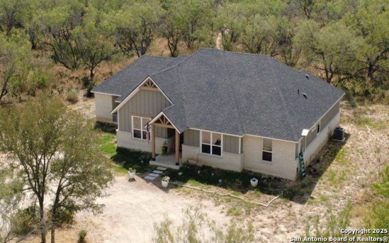 558 County Road 7713, Devine, TX 78016, 5 Bedrooms Bedrooms, ,3 BathroomsBathrooms,Residential,For Sale,558 County Road 7713,0,1919433