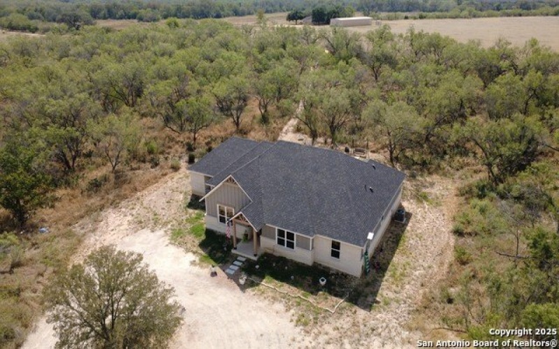 558 County Road 7713, Devine, TX 78016, 5 Bedrooms Bedrooms, ,3 BathroomsBathrooms,Residential,For Sale,558 County Road 7713,0,1919433