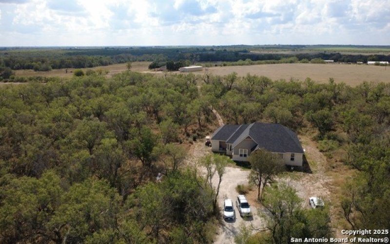 558 County Road 7713, Devine, TX 78016, 5 Bedrooms Bedrooms, ,3 BathroomsBathrooms,Residential,For Sale,558 County Road 7713,0,1919433
