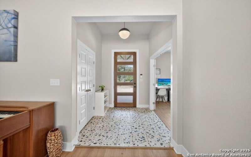 558 County Road 7713, Devine, TX 78016, 5 Bedrooms Bedrooms, ,3 BathroomsBathrooms,Residential,For Sale,558 County Road 7713,0,1919433