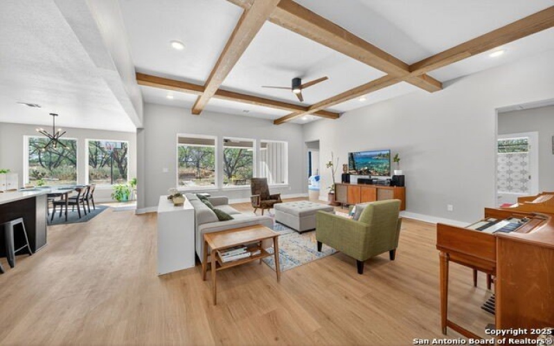 558 County Road 7713, Devine, TX 78016, 5 Bedrooms Bedrooms, ,3 BathroomsBathrooms,Residential,For Sale,558 County Road 7713,0,1919433