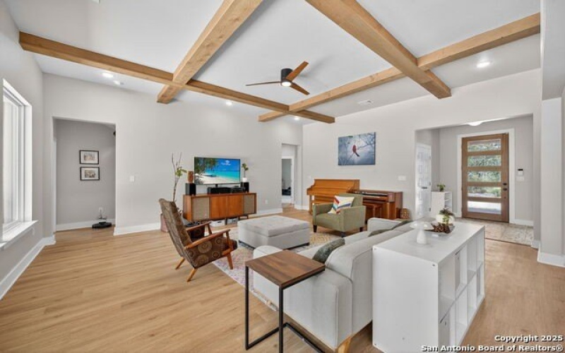 558 County Road 7713, Devine, TX 78016, 5 Bedrooms Bedrooms, ,3 BathroomsBathrooms,Residential,For Sale,558 County Road 7713,0,1919433