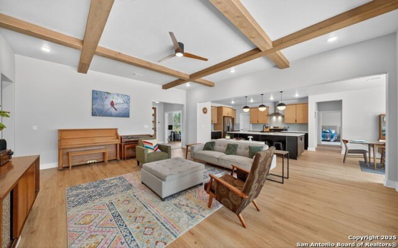 558 County Road 7713, Devine, TX 78016, 5 Bedrooms Bedrooms, ,3 BathroomsBathrooms,Residential,For Sale,558 County Road 7713,0,1919433