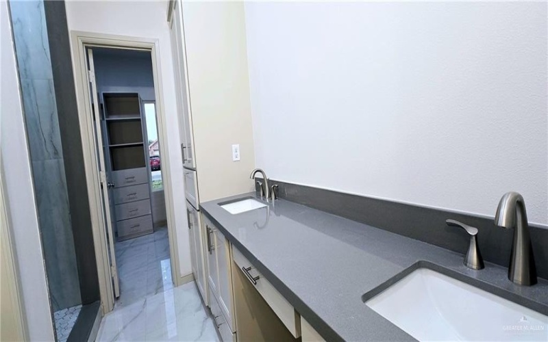 3603 Champagne Drive, Pharr, TX 78577, 3 Bedrooms Bedrooms, ,2 BathroomsBathrooms,Residential,For Sale,3603 Champagne Drive,464321