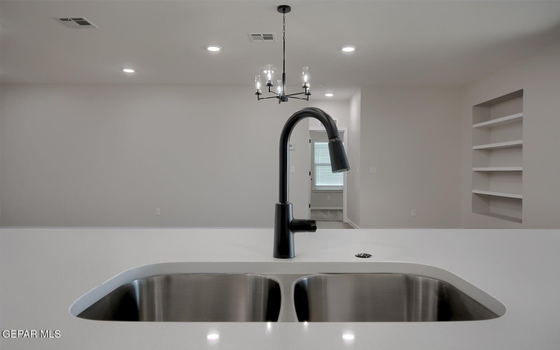 13741 Centro Vista Avenue, El Paso, TX 79928, 3 Bedrooms Bedrooms, ,2 BathroomsBathrooms,Residential,For Sale,13741 Centro Vista Avenue,0,932961