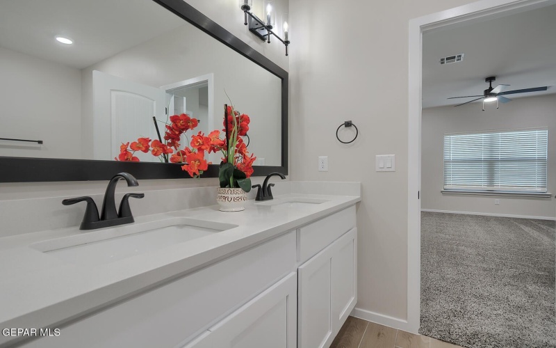 13741 Centro Vista Avenue, El Paso, TX 79928, 3 Bedrooms Bedrooms, ,2 BathroomsBathrooms,Residential,For Sale,13741 Centro Vista Avenue,0,932961