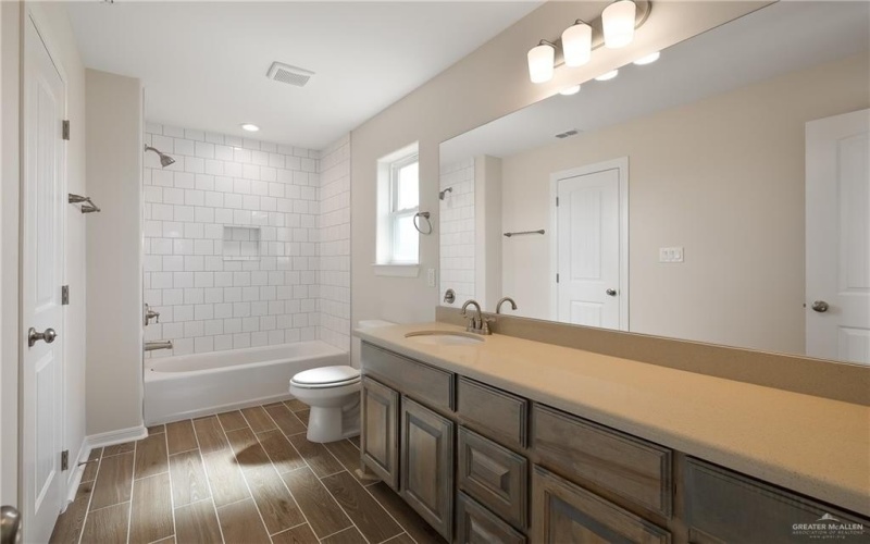 15613 N Brisas Street, McAllen, TX 78504, 5 Habitaciones Habitaciones , ,3 BañosBaños,Residential,En Venta,15613 N Brisas Street,0,485691