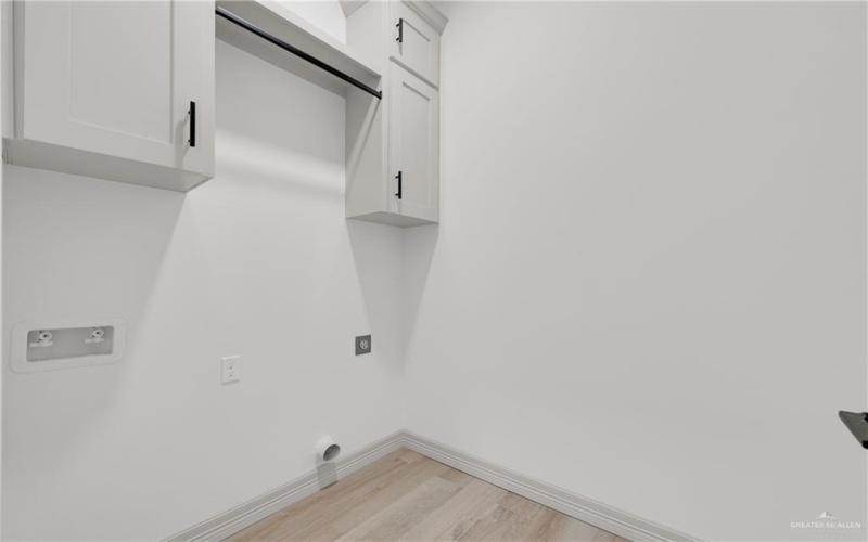 812 Spring Drive, Alton, TX 78573, 3 Habitaciones Habitaciones , ,3 BañosBaños,Residential,En Venta,812 Spring Drive,0,485903