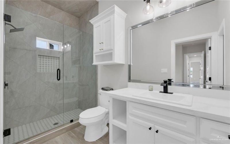 8007 N 48th Lane, McAllen, TX 78504, 4 Bedrooms Bedrooms, ,3 BathroomsBathrooms,Residential,For Sale,8007 N 48th Lane,0,485911