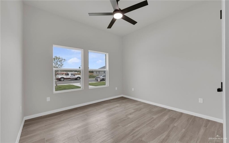 8007 N 48th Lane, McAllen, TX 78504, 4 Bedrooms Bedrooms, ,3 BathroomsBathrooms,Residential,For Sale,8007 N 48th Lane,0,485911