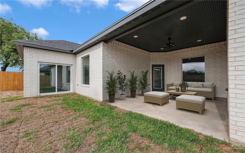 8007 N 48th Lane, McAllen, TX 78504, 4 Bedrooms Bedrooms, ,3 BathroomsBathrooms,Residential,For Sale,8007 N 48th Lane,0,485911