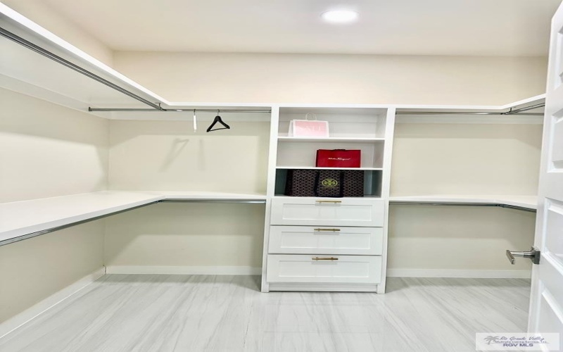 6108 MACKENNA DR, BROWNSVILLE, TX 78526, 4 Bedrooms Bedrooms, ,3 BathroomsBathrooms,Residential,For Sale,6108 MACKENNA DR,0,29769684