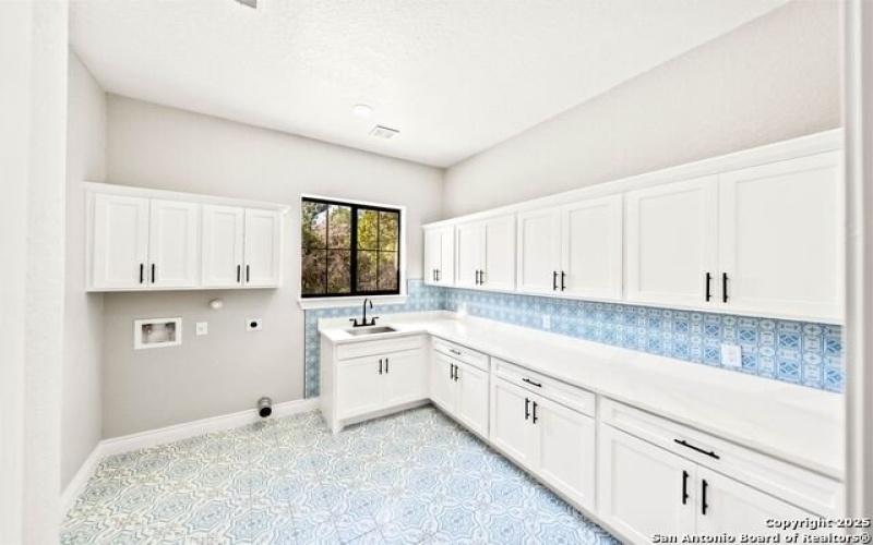 1954 Venezia, New Braunfels, TX 78132, 4 Bedrooms Bedrooms, ,3 BathroomsBathrooms,Residential,For Sale,1954 Venezia,0,1919634