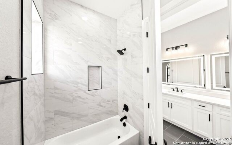 1954 Venezia, New Braunfels, TX 78132, 4 Bedrooms Bedrooms, ,3 BathroomsBathrooms,Residential,For Sale,1954 Venezia,0,1919634