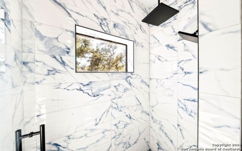 1954 Venezia, New Braunfels, TX 78132, 4 Bedrooms Bedrooms, ,3 BathroomsBathrooms,Residential,For Sale,1954 Venezia,0,1919634