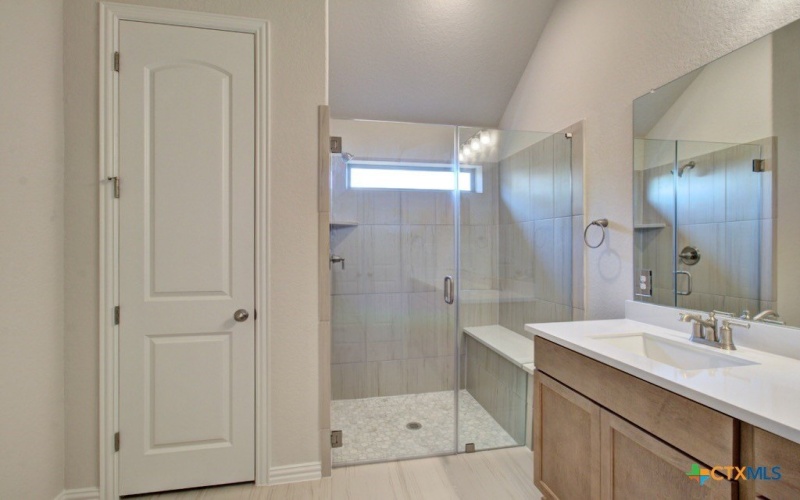 1668 Seekat Drive, New Braunfels, TX 78132, 4 Habitaciones Habitaciones , ,3 BañosBaños,Residential,En Venta,1668 Seekat Drive,0,596814