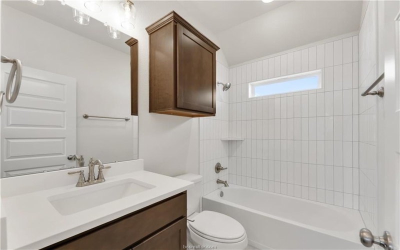 1919 Pinemont View Drive, Bryan, TX 77807, 3 Habitaciones Habitaciones , ,2 BañosBaños,Residential,En Venta,1919 Pinemont View Drive,0,25011438