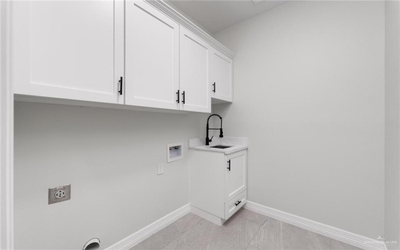 2309 Cardinal Drive, Weslaco, TX 78599, 3 Bedrooms Bedrooms, ,2 BathroomsBathrooms,Residential,For Sale,2309 Cardinal Drive,0,485934