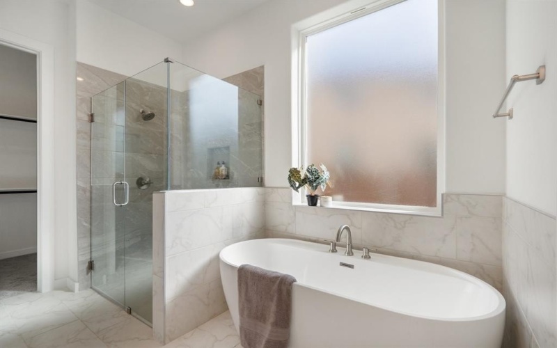 2105 Oak Haven Court, Garland, TX 75044, 4 Habitaciones Habitaciones , ,3 BañosBaños,Residential,En Venta,2105 Oak Haven Court,0,20969544