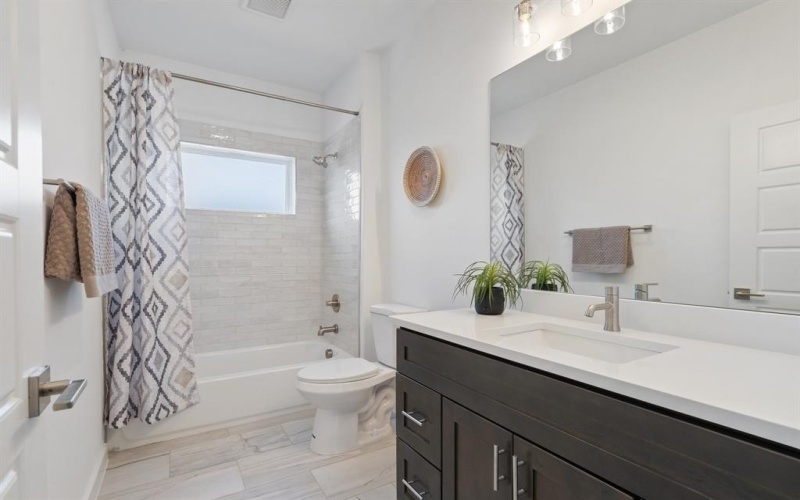 2105 Oak Haven Court, Garland, TX 75044, 4 Habitaciones Habitaciones , ,3 BañosBaños,Residential,En Venta,2105 Oak Haven Court,0,20969544