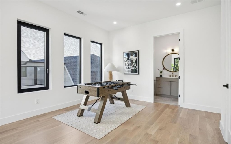 8922 San Benito Way, Dallas, TX 75218, 6 Habitaciones Habitaciones , ,6 BañosBaños,Residential,En Venta,8922 San Benito Way,0,21043955