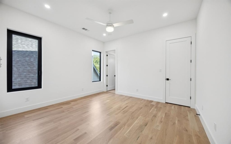 8922 San Benito Way, Dallas, TX 75218, 6 Habitaciones Habitaciones , ,6 BañosBaños,Residential,En Venta,8922 San Benito Way,0,21043955