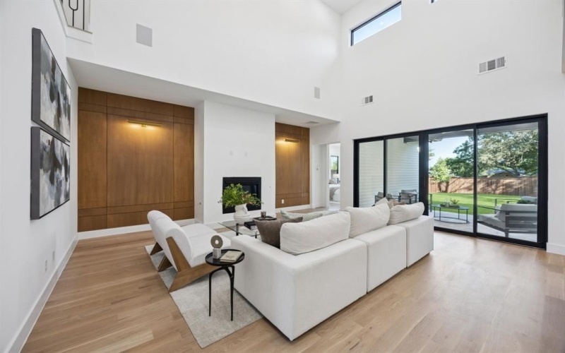 8922 San Benito Way, Dallas, TX 75218, 6 Habitaciones Habitaciones , ,6 BañosBaños,Residential,En Venta,8922 San Benito Way,0,21043955