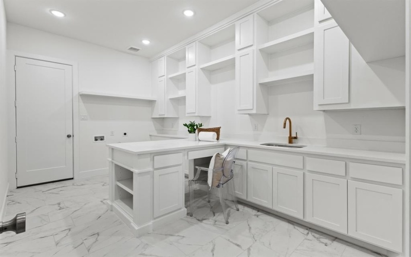 2301 Oaklawn Drive, Celina, TX 75009, 4 Bedrooms Bedrooms, ,5 BathroomsBathrooms,Residential,For Sale,2301 Oaklawn Drive,0,21050424