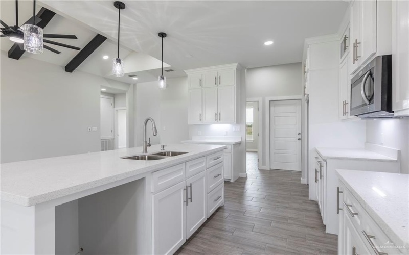 2831 Sienna Drive, Weslaco, TX 78599, 4 Bedrooms Bedrooms, ,2 BathroomsBathrooms,Residential,For Sale,2831 Sienna Drive,0,469636