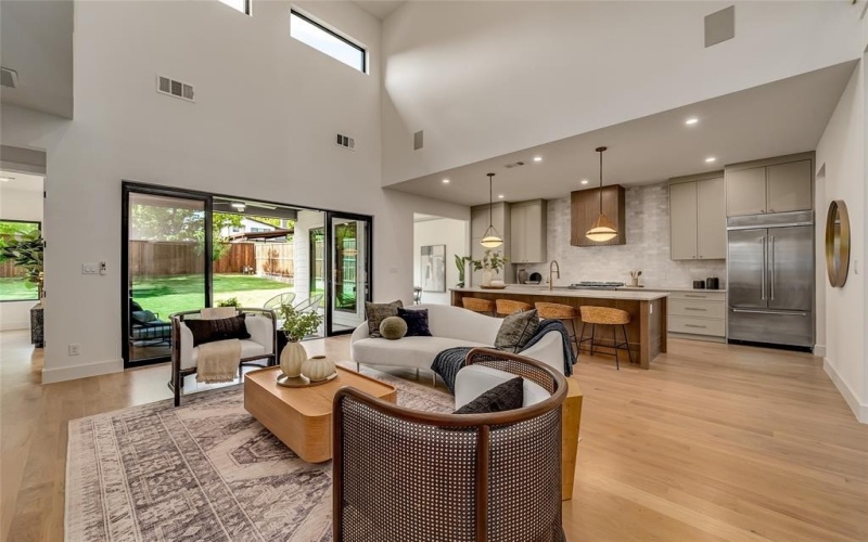 8815 San Leandro Drive, Dallas, TX 75218, 6 Habitaciones Habitaciones , ,6 BañosBaños,Residential,En Venta,8815 San Leandro Drive,0,21072904