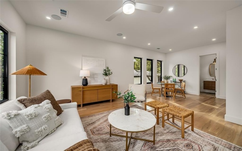 8815 San Leandro Drive, Dallas, TX 75218, 6 Habitaciones Habitaciones , ,6 BañosBaños,Residential,En Venta,8815 San Leandro Drive,0,21072904