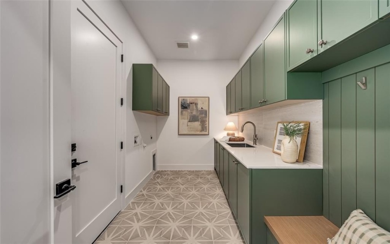 8815 San Leandro Drive, Dallas, TX 75218, 6 Habitaciones Habitaciones , ,6 BañosBaños,Residential,En Venta,8815 San Leandro Drive,0,21072904