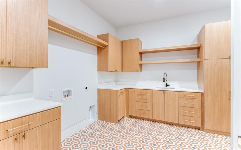 10142 Coppedge, Dallas, TX 75229, 5 Bedrooms Bedrooms, ,6 BathroomsBathrooms,Residential,For Sale,10142 Coppedge,0,21089709