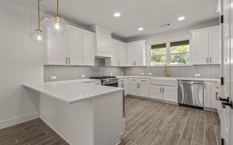 5849 Lyle Street, Westworth Village, TX 76114, 4 Bedrooms Bedrooms, ,2 BathroomsBathrooms,Residential,For Sale,5849 Lyle Street,0,21098054